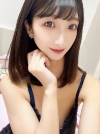ほっそりとした体型と長い脚