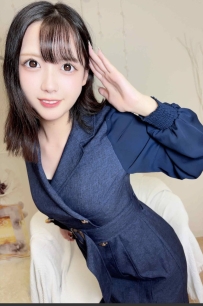 学生アルバイト、とても可愛くて、とてもいたずらで活発な
