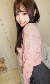 ピンクがかった色白の肌